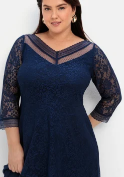 Abendkleid aus floraler Spitze<sheego Sale