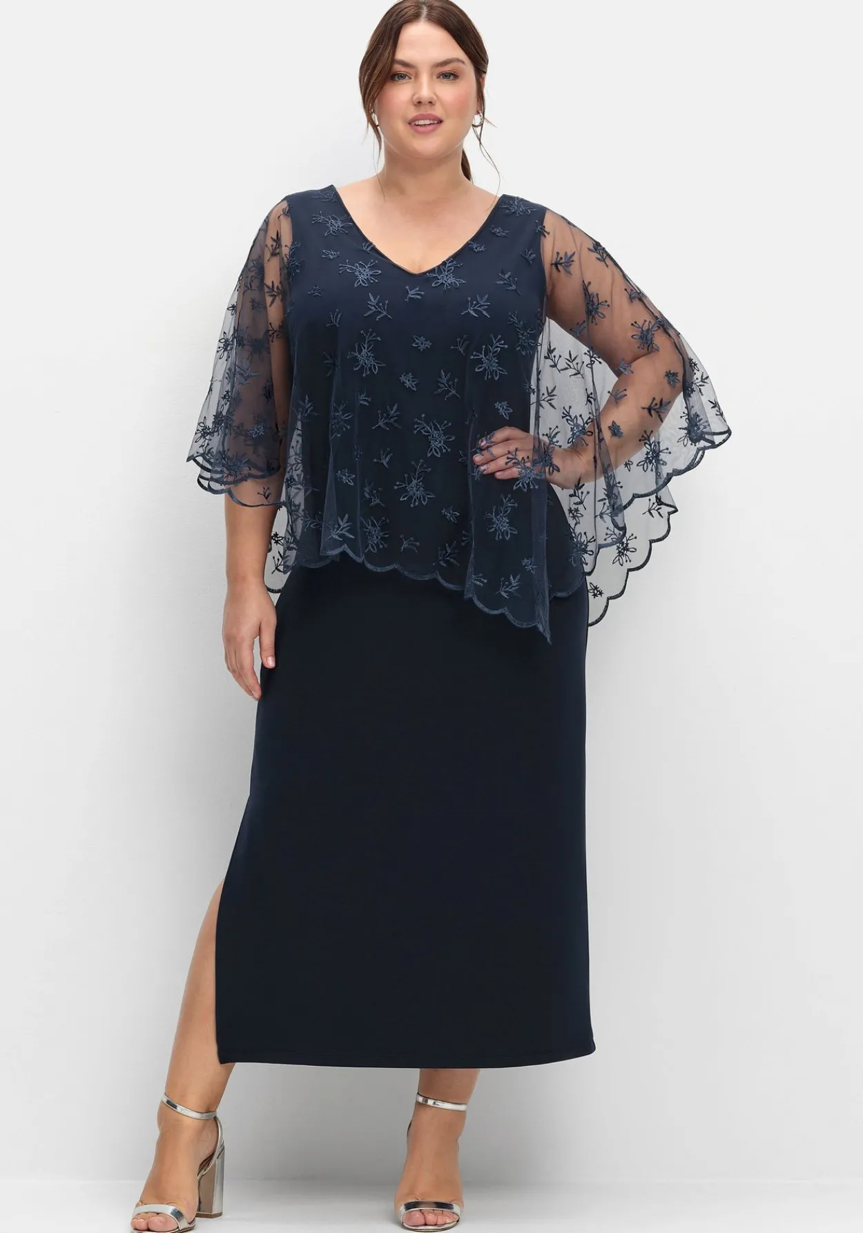 Abendkleid im Lagenlook, mit Mesh und Spitze<sheego Online