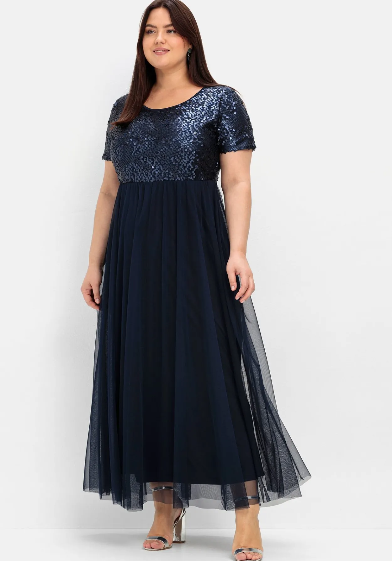 Abendkleid in A-Linie, mit Pailletten<sheego Outlet