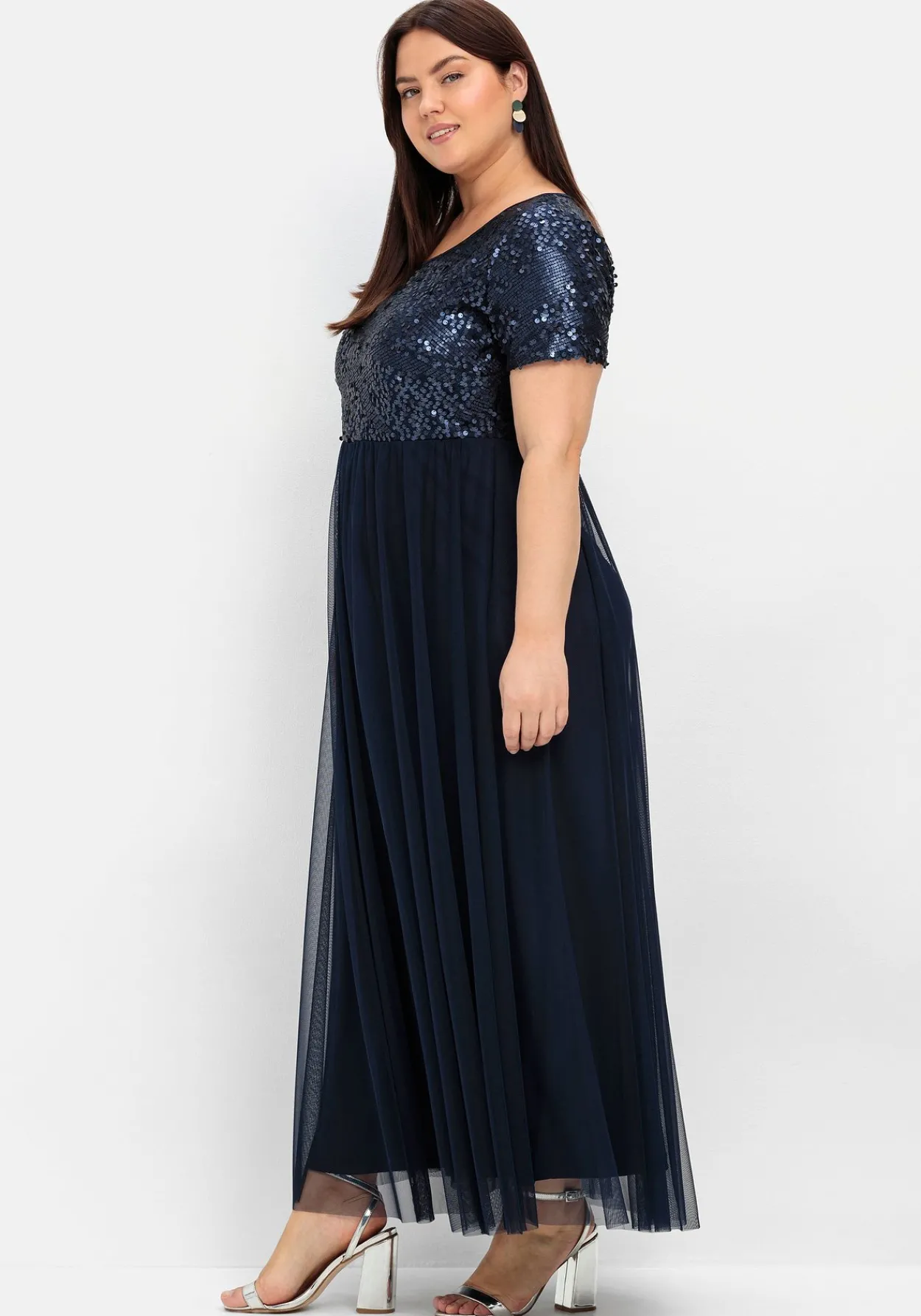 Abendkleid in A-Linie, mit Pailletten<sheego Outlet