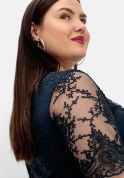 Abendkleid mit besticktem Mesh-Oberteil<sheego Outlet