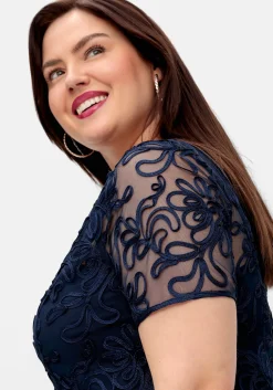 Abendkleid mit dekorativen Zierborten<sheego Sale