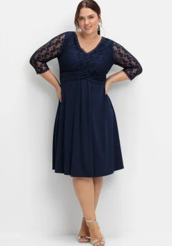 Abendkleid mit floraler Spitze und Zier-Knotendetail<sheego Hot