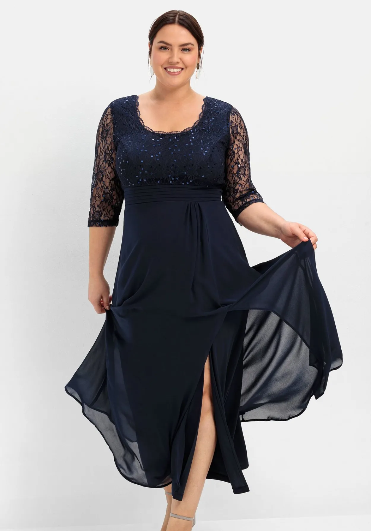 Abendkleid mit floraler Spitze<sheego Outlet