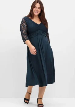 Abendkleid mit Oberteil aus floraler Spitze<sheego New