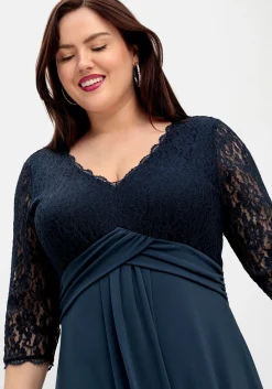 Abendkleid mit Oberteil aus floraler Spitze<sheego Hot