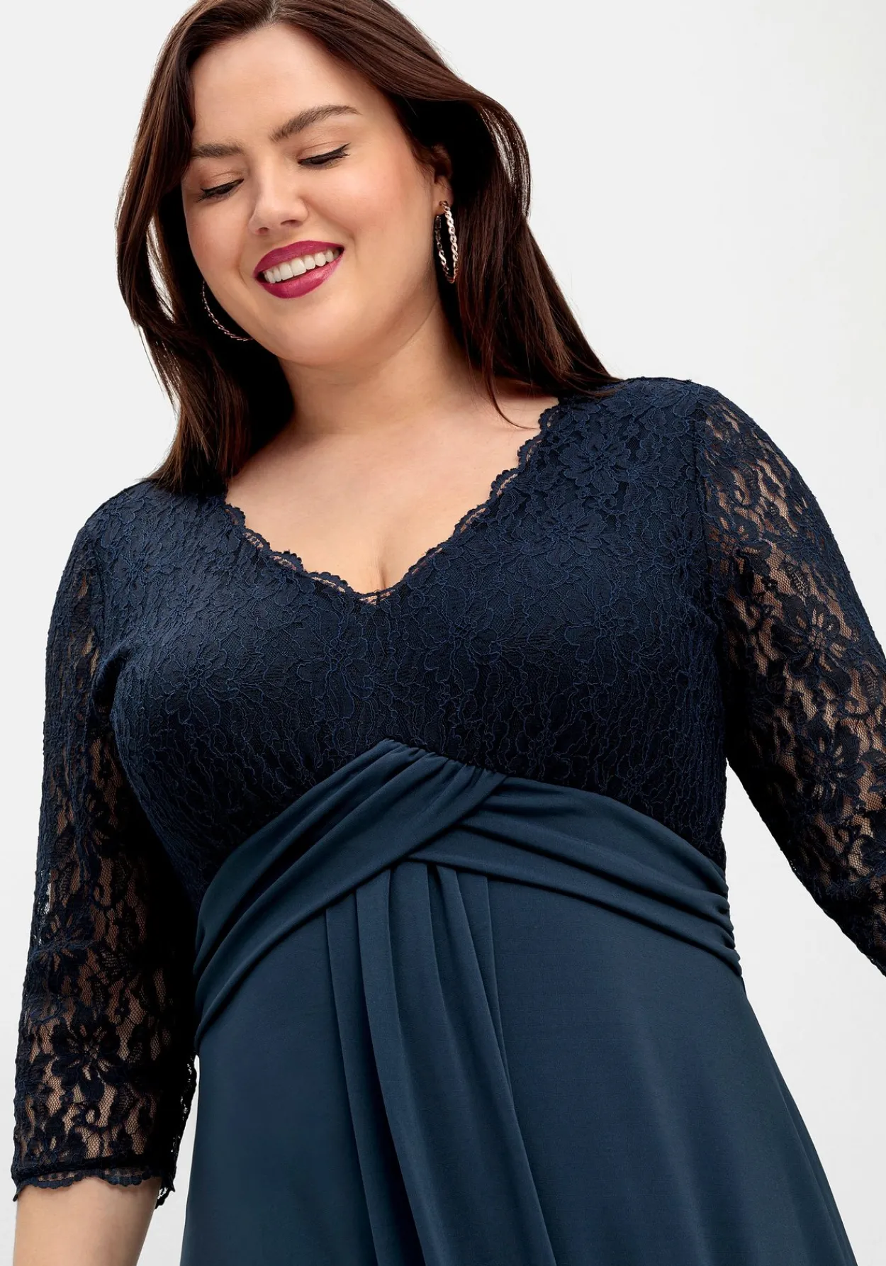 Abendkleid mit Oberteil aus floraler Spitze<sheego Hot