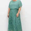Abendkleid mit Stickereien und Pailletten am Rock<sheego Online