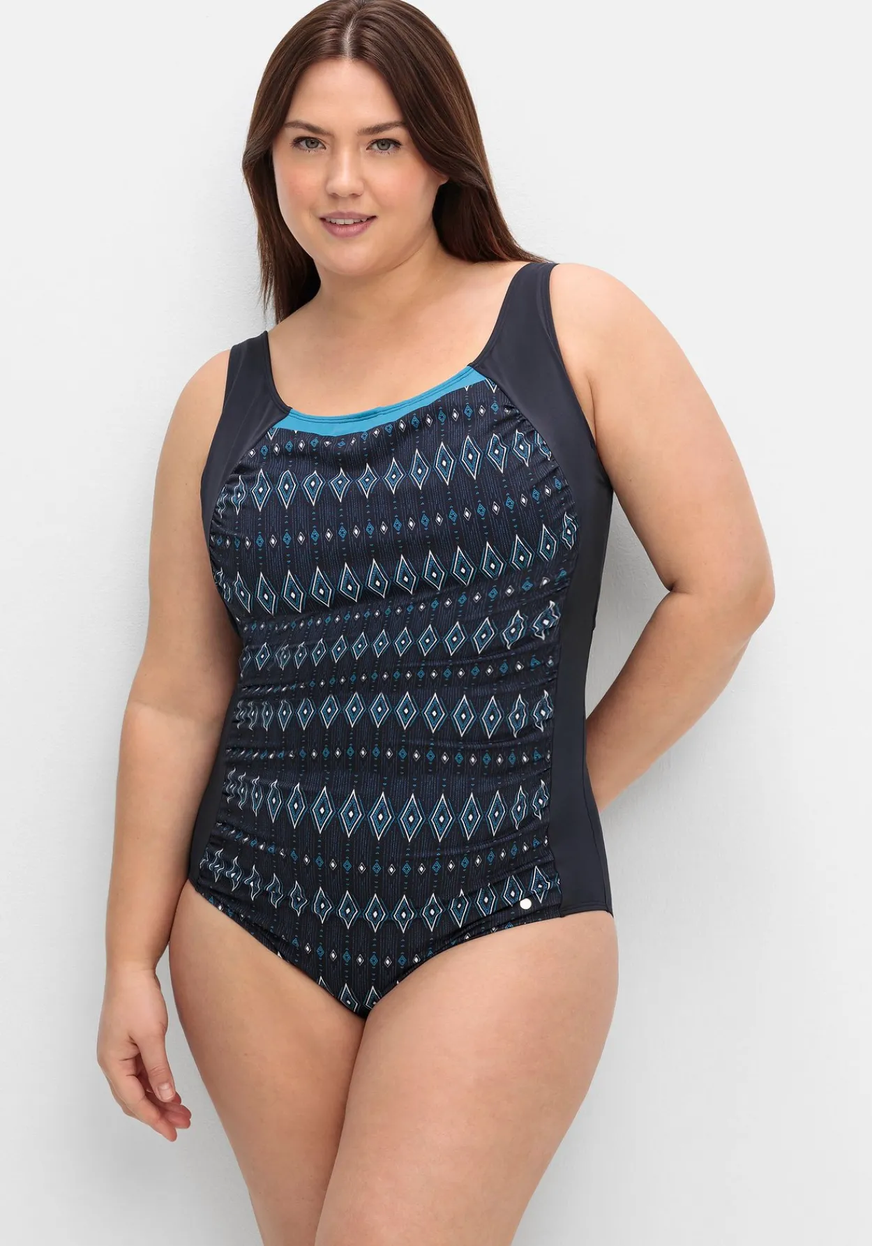 Badeanzug mit Ethnoprint und Shape-Effekt<sheego Online