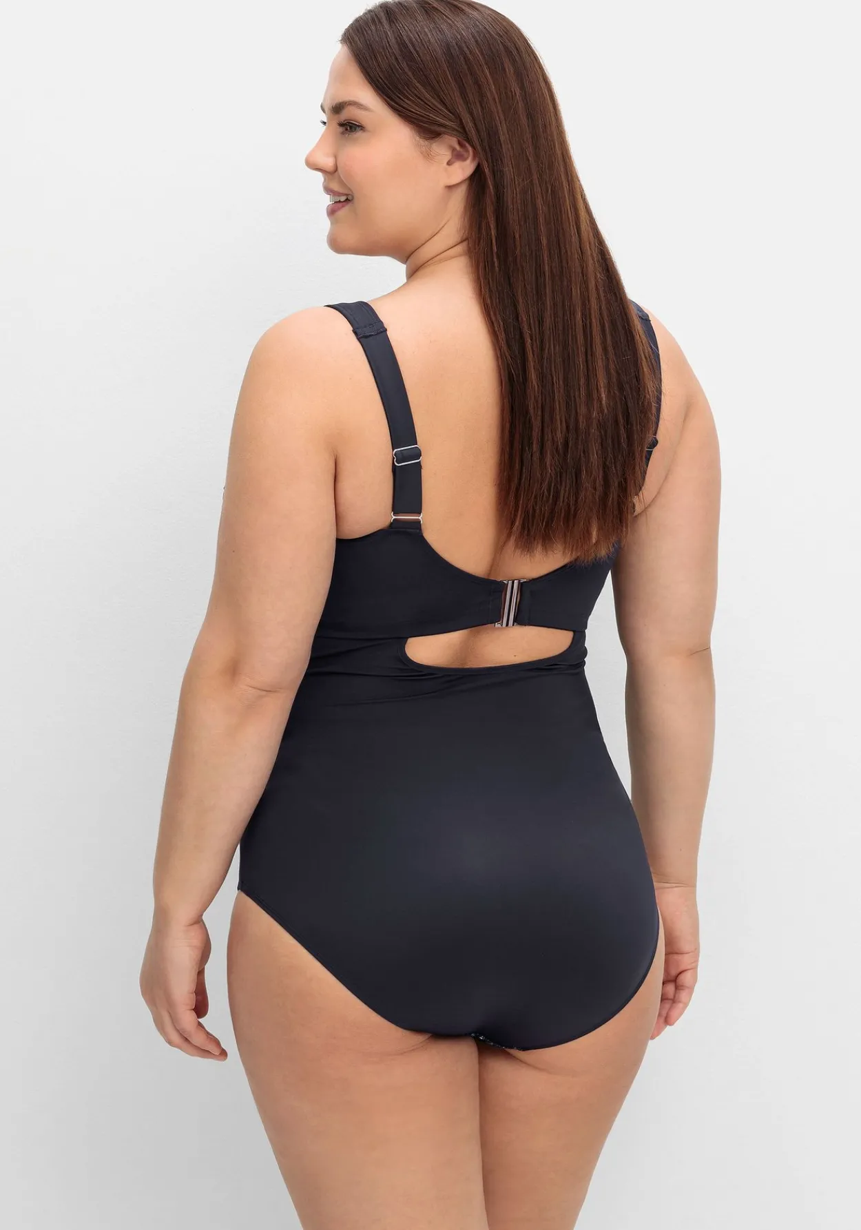 Badeanzug mit Ethnoprint und Shape-Effekt<sheego Online
