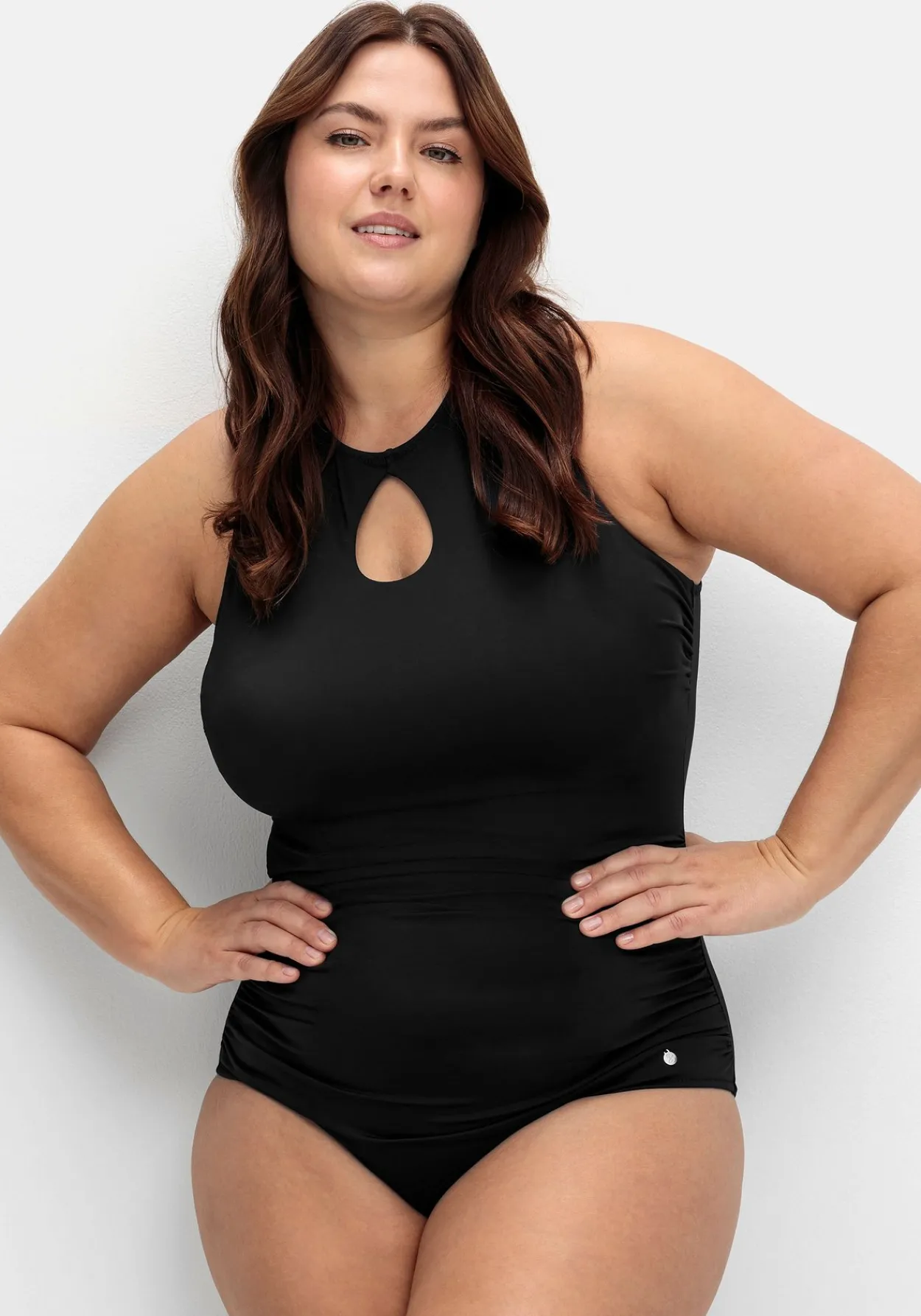 Badeanzug mit Shaping-Effekt und Cut-out<sheego Outlet