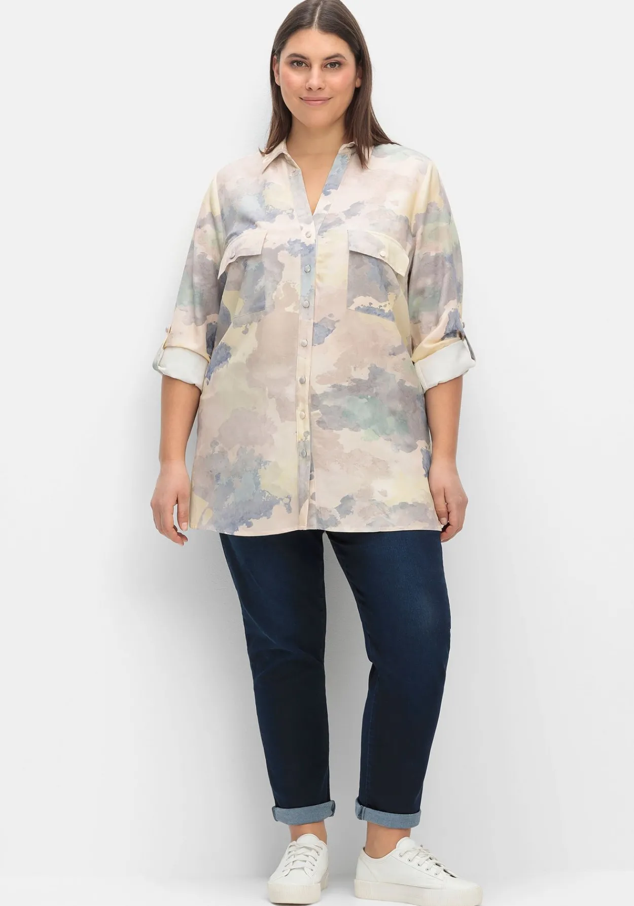 Batik-Longbluse mit Brusttasche und Krempelärmeln<creation L Online