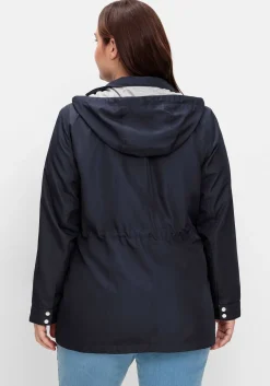 Übergangsjacke mit Kapuze und Kontrastdetails<sheego Fashion