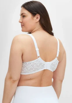 BH ohne Bügel mit leicht transparenter Spitze<sheego Hot