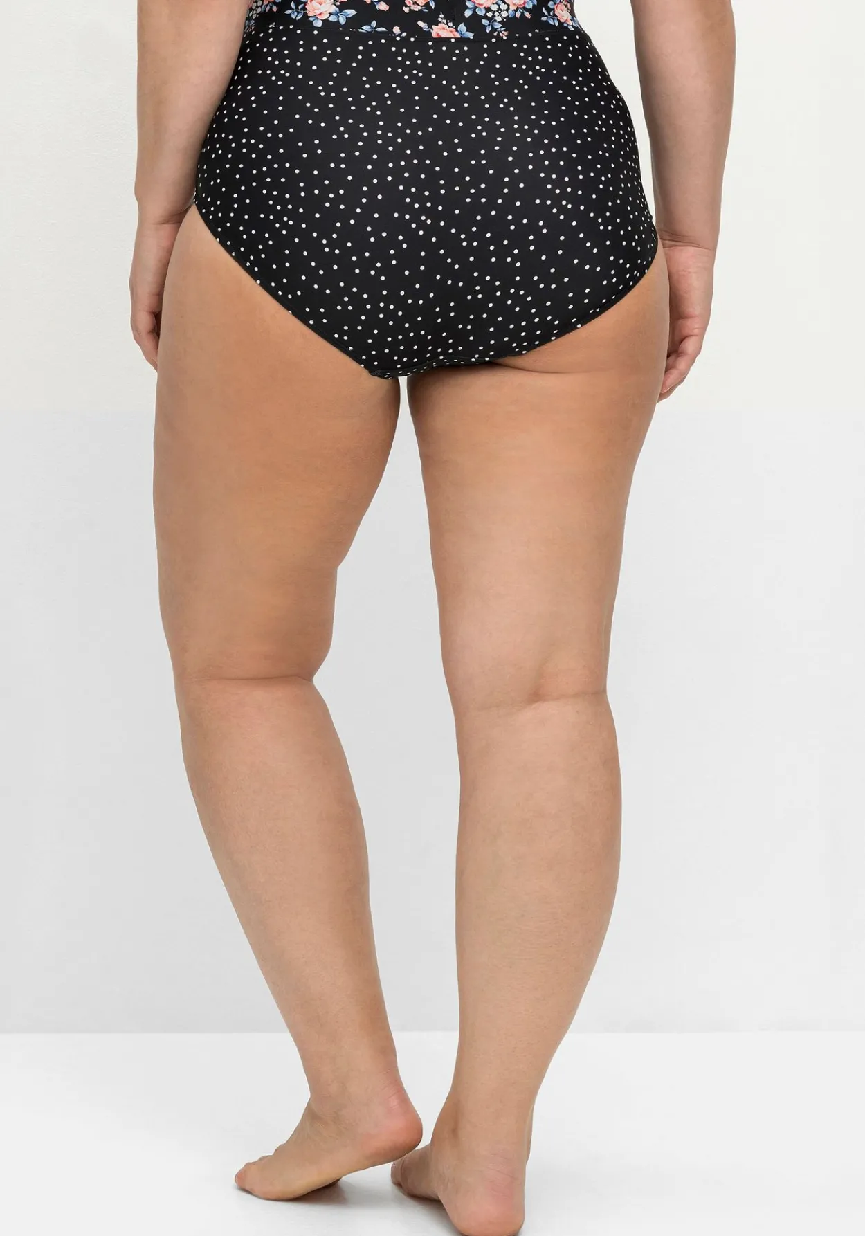 Bikinihose in hohem Schnitt, mit Shaping-Einsatz<sheego Hot