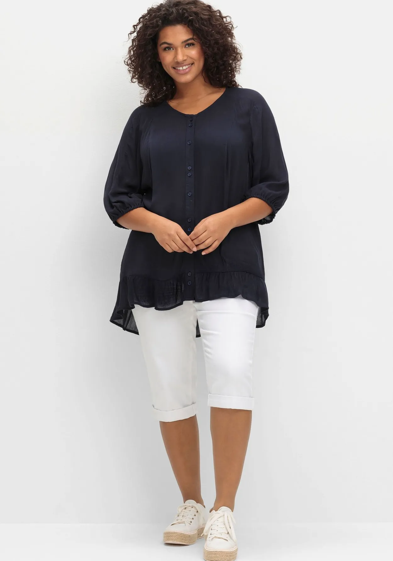 Bluse aus Crêpe, mit Volants am Saum<sheego Outlet