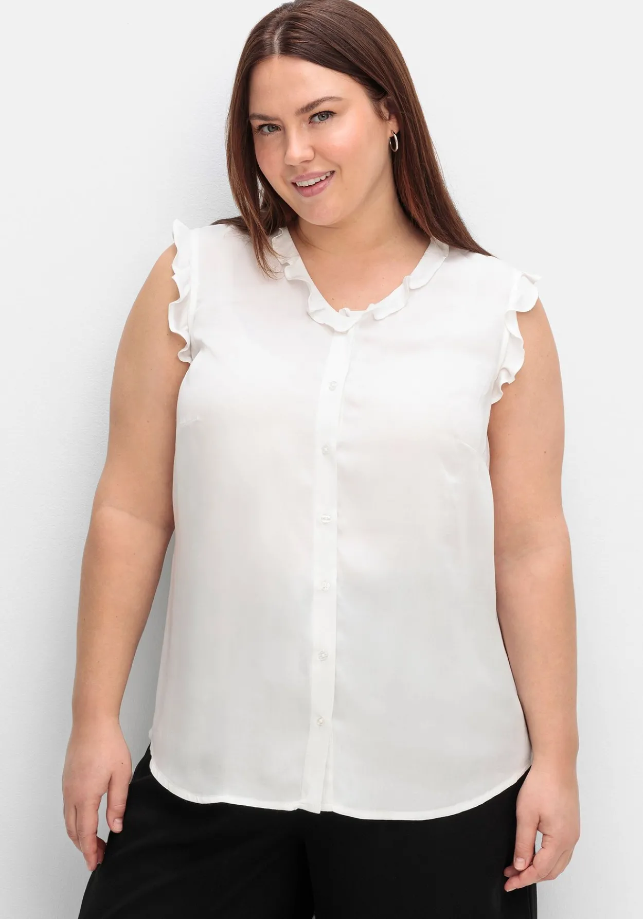 Bluse in ärmelloser Form mit Volants, aus Viskose<sheego Fashion