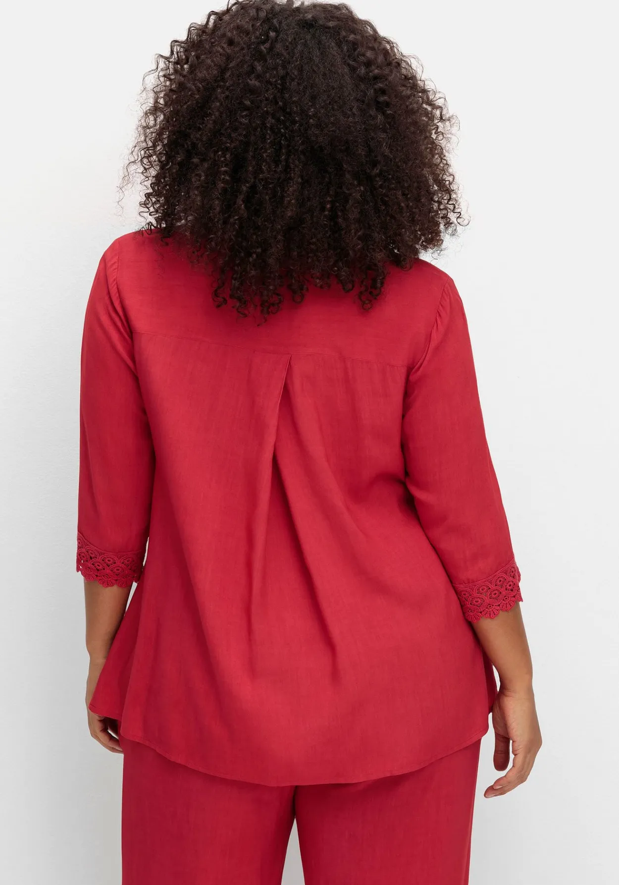 Bluse mit Spitzenkante am Ärmelsaum<sheego Hot