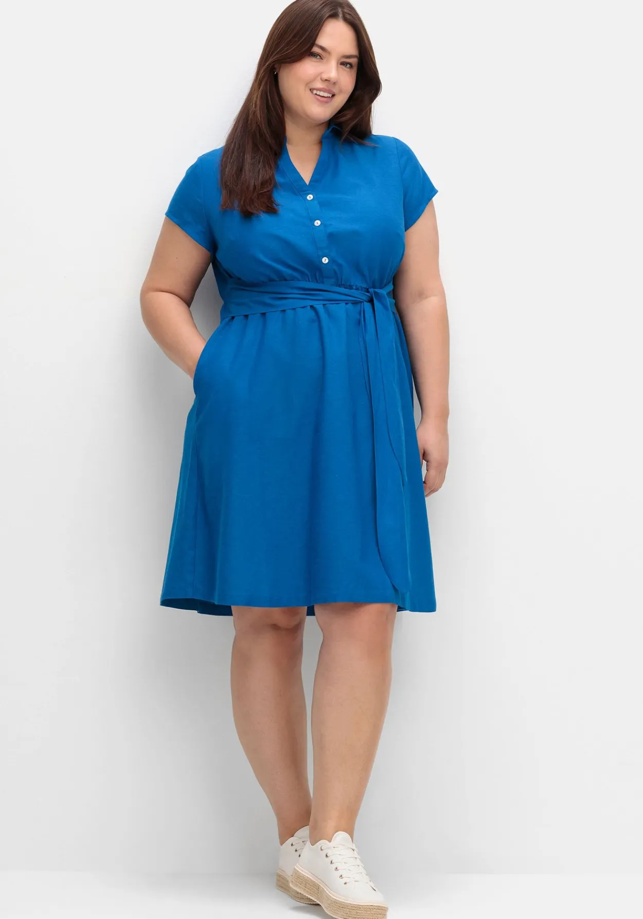 Blusenkleid mit Gürtel, mit Leinenanteil<sheego Hot