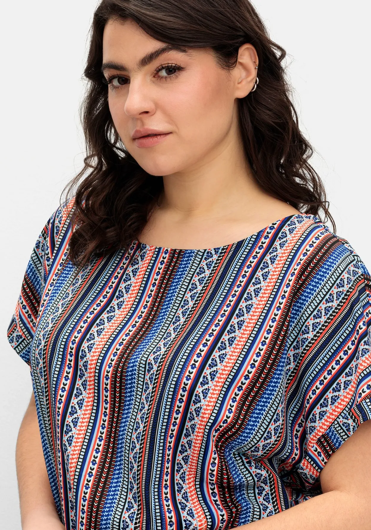 Blusenshirt mit Ethnoprint<sheego Hot