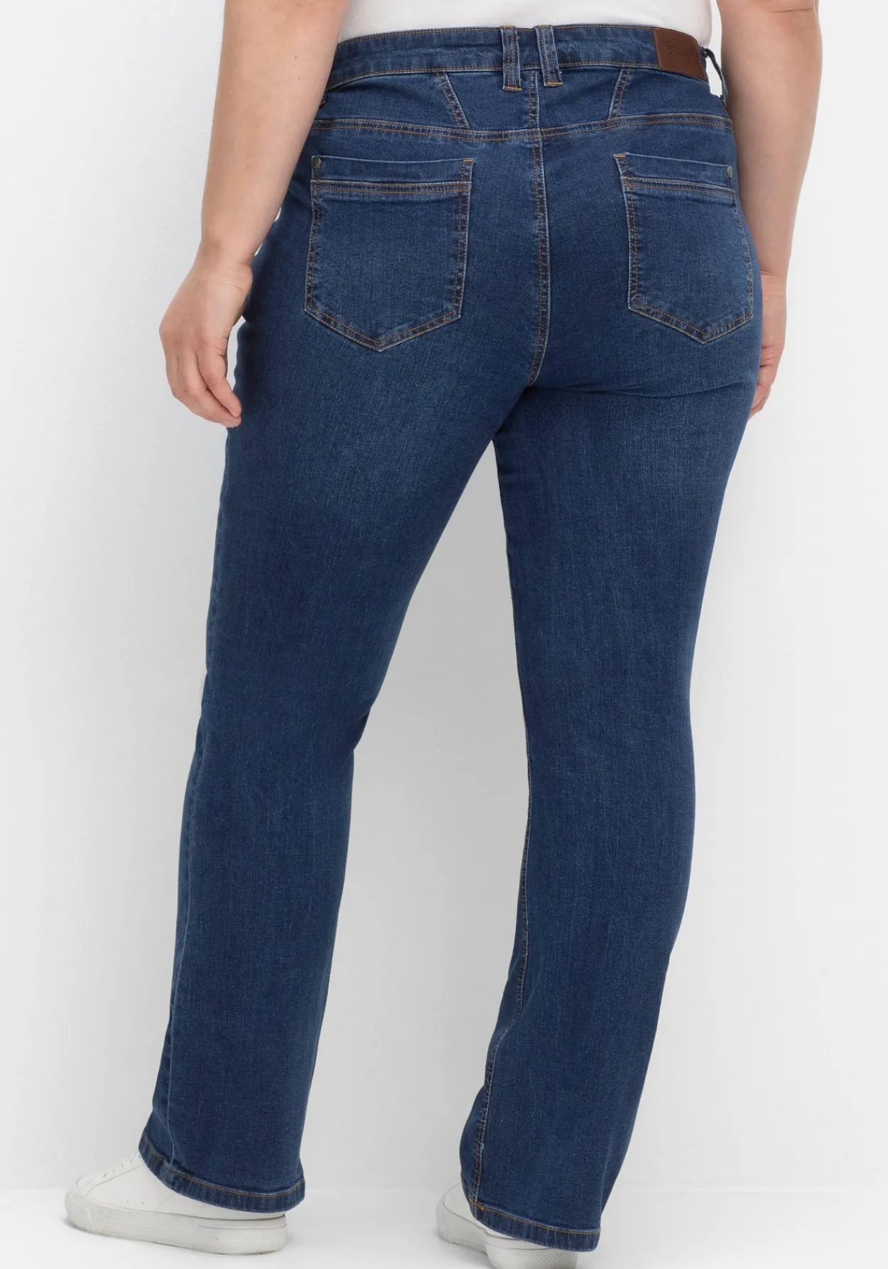 Bootcut-Jeans in Curvy-Schnitt SUSANNE<sheego New