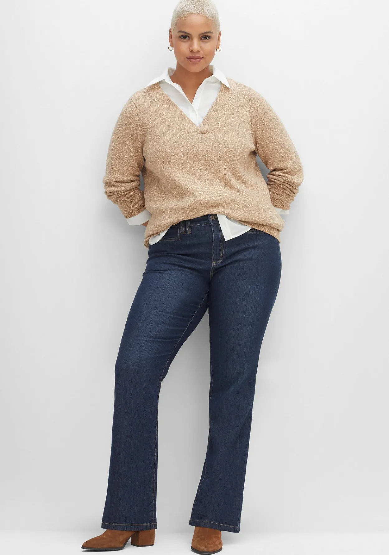 Bootcut-Jeans mit Kontrastnähten<sheego Discount