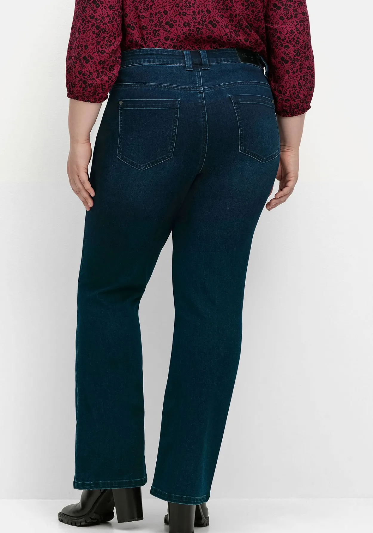 Bootcut-Jeans mit Catfaces und Shaping-Einsatz<sheego Outlet