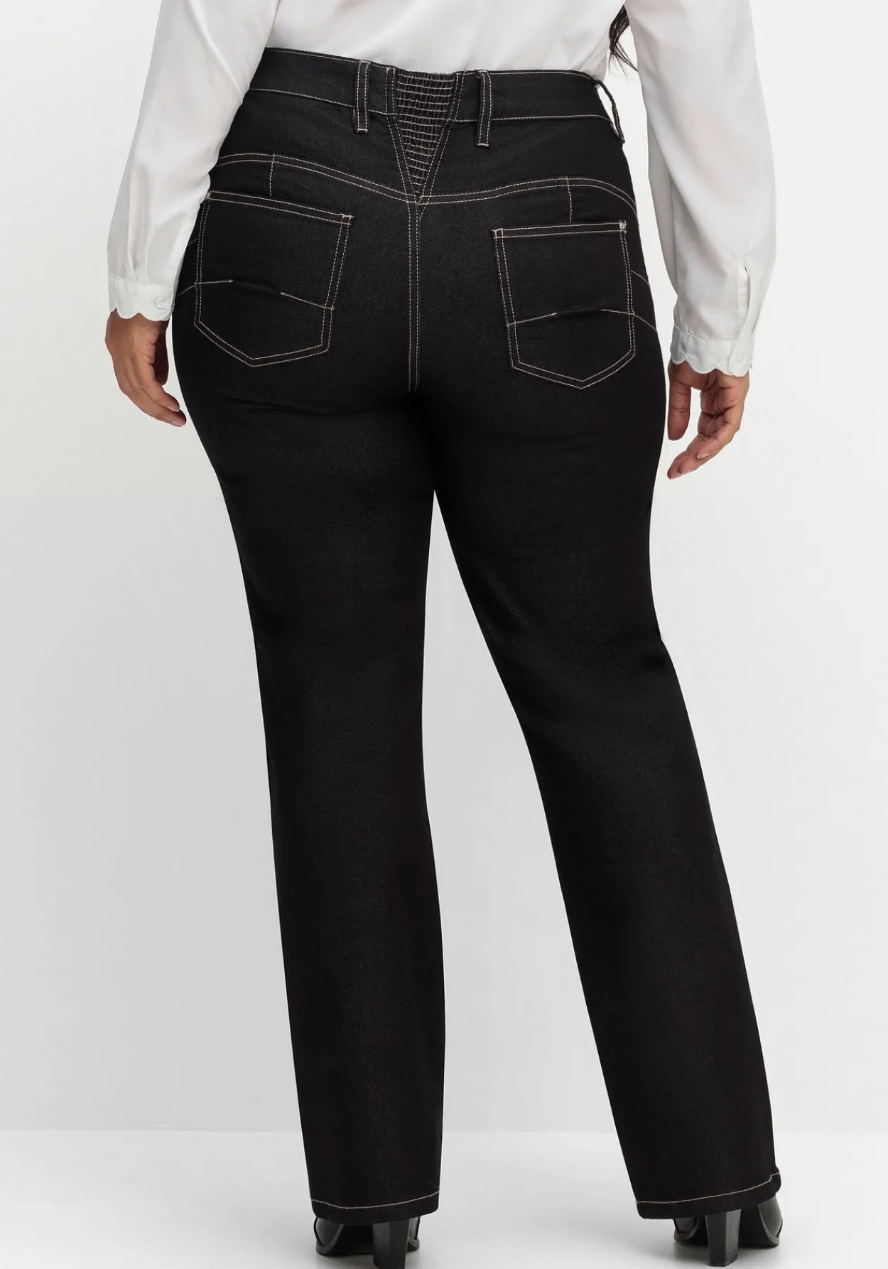 Bootcut-Jeans mit Push-up-Effekt<sheego Online