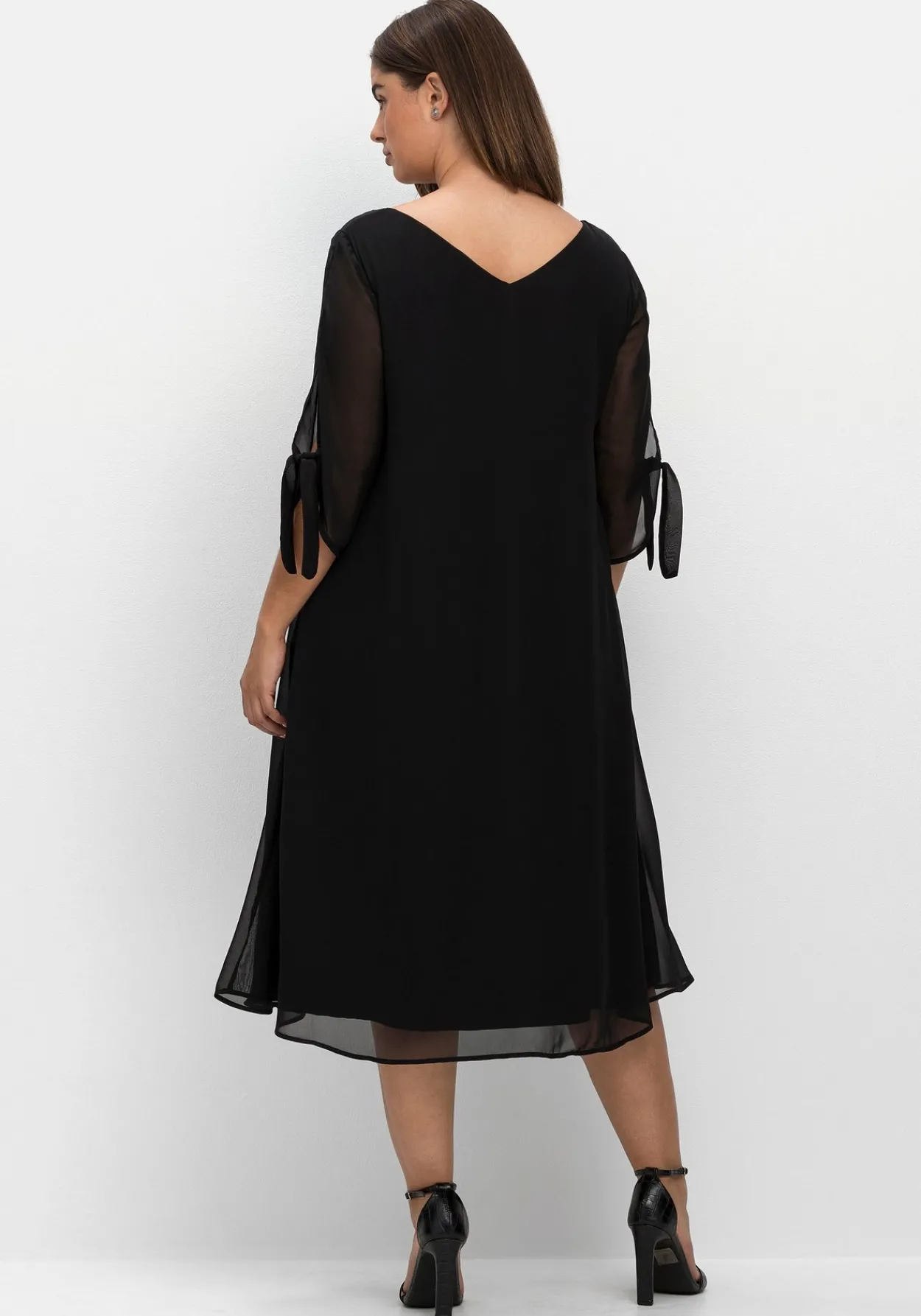 Chiffonkleid mit 3/4-Ärmeln, in Midilänge<sheego Outlet