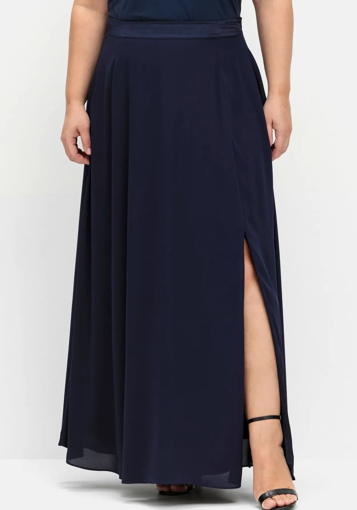 Chiffonrock mit raffiniertem Seitenschlitz<sheego Outlet