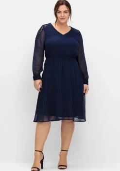 Cocktailkleid aus Dobby-Chiffon, mit Spitze am Ärmel<sheego Fashion