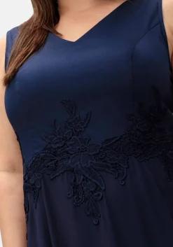 Cocktailkleid im Materialmix, mit floraler Spitze<sheego Hot