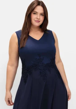 Cocktailkleid im Materialmix, mit floraler Spitze<sheego Hot