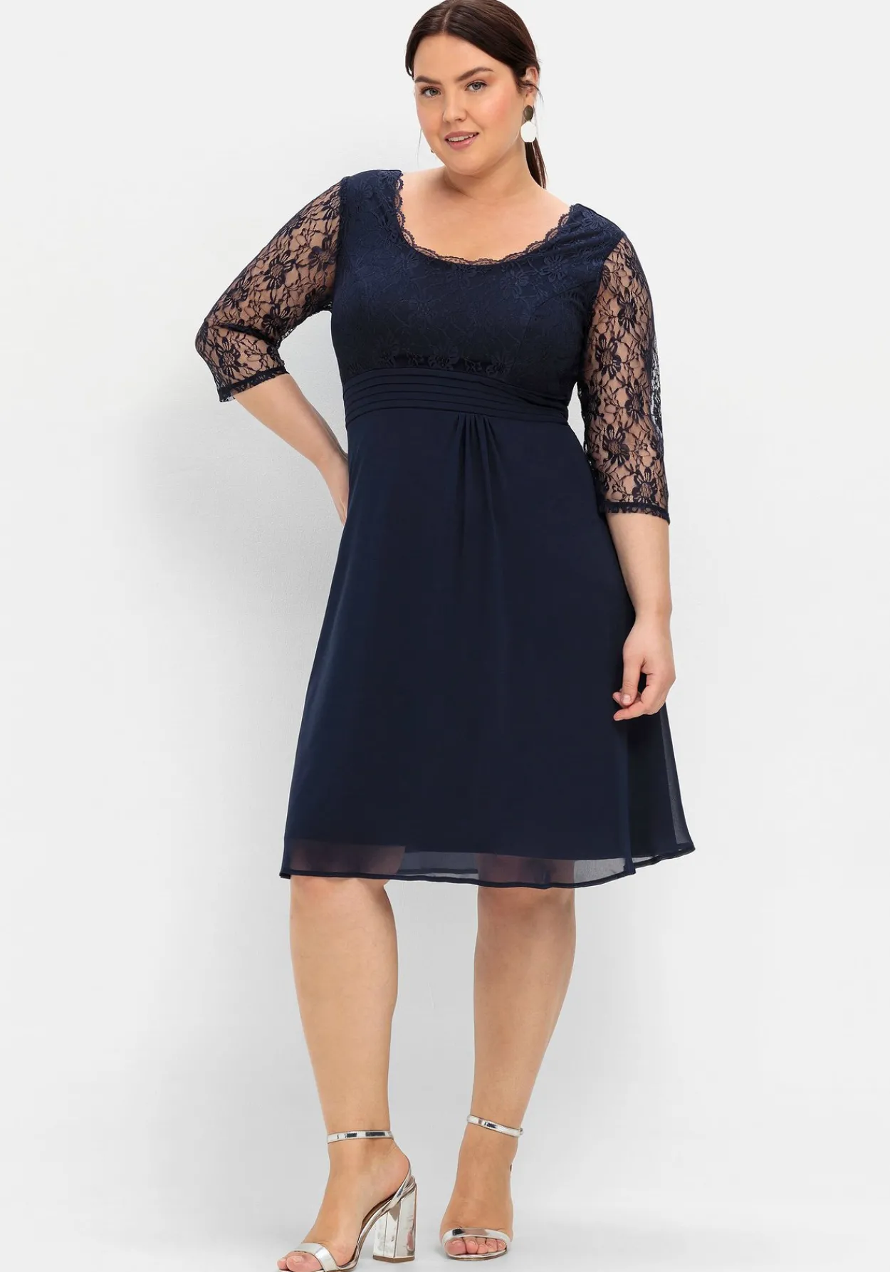 Cocktailkleid mit floraler Spitze<sheego New