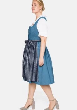Dirndl im Denim-Look, mit bedruckter Schürze<sheego Online