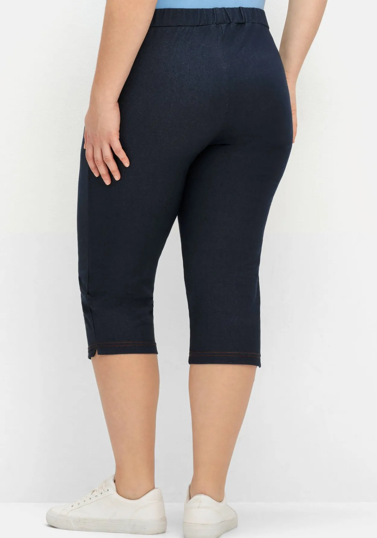 Extraschmale Caprihose in Denim-Optik<sheego New