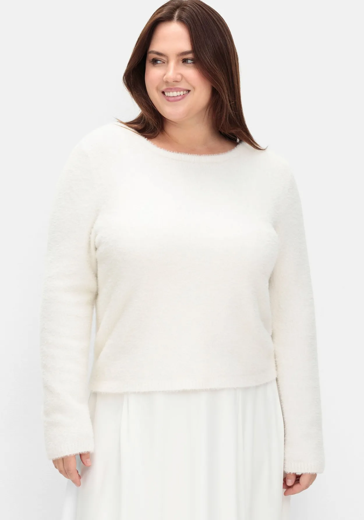 Flauschiger Pullover mit tiefem V-Ausschnitt hinten<sheego Sale