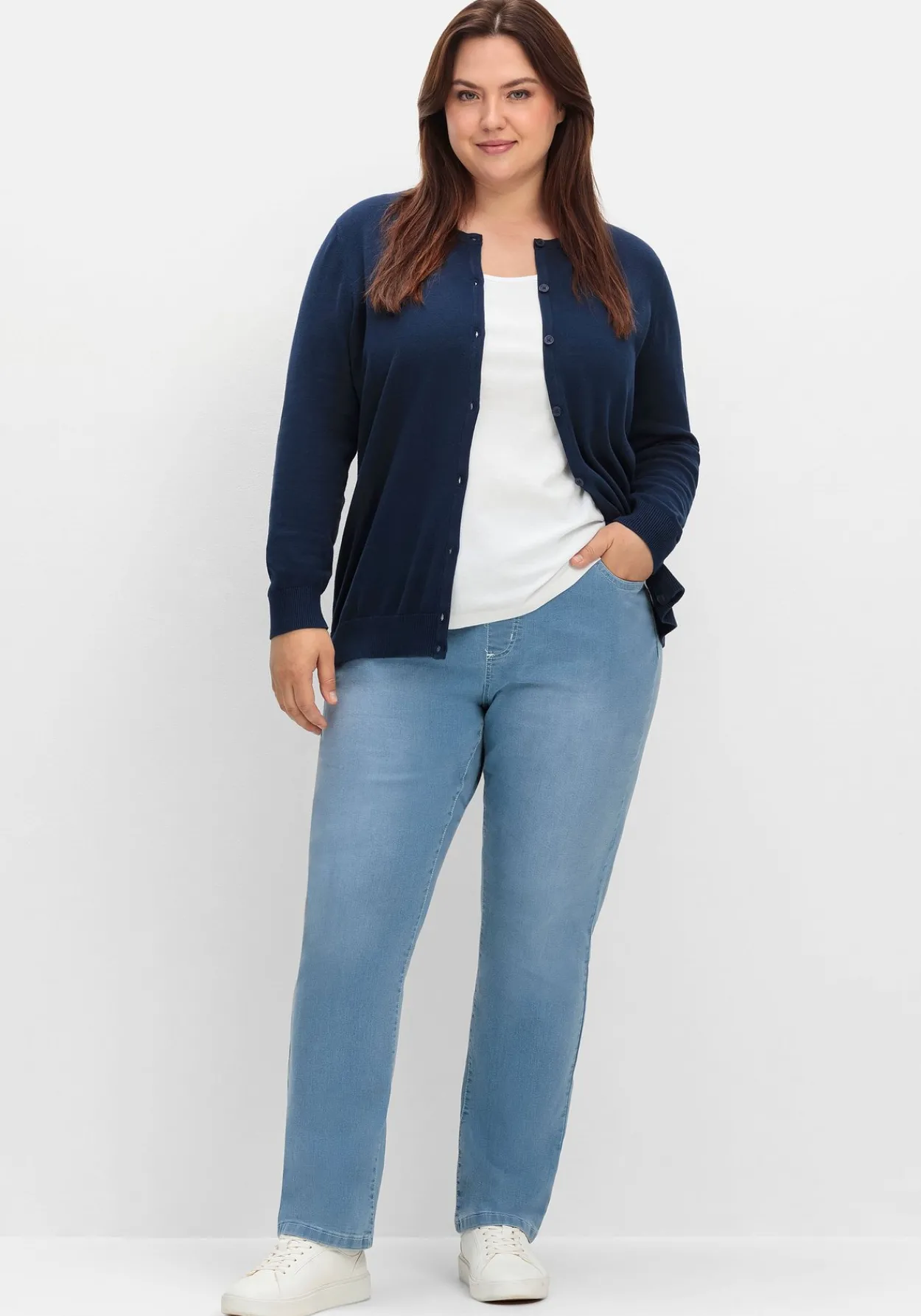 Gerade Jeans mit Rundum-Dehnbund<sheego Outlet