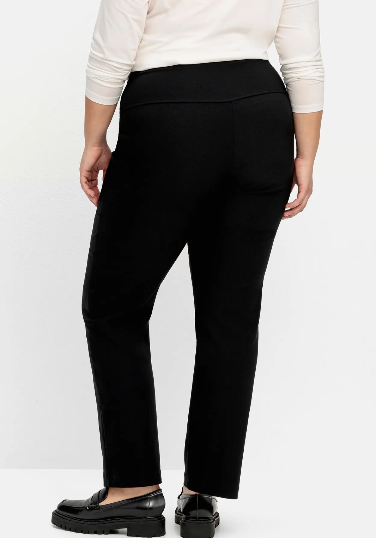Gerade Schlupfhose mit Shaping-Einsatz<sheego Fashion