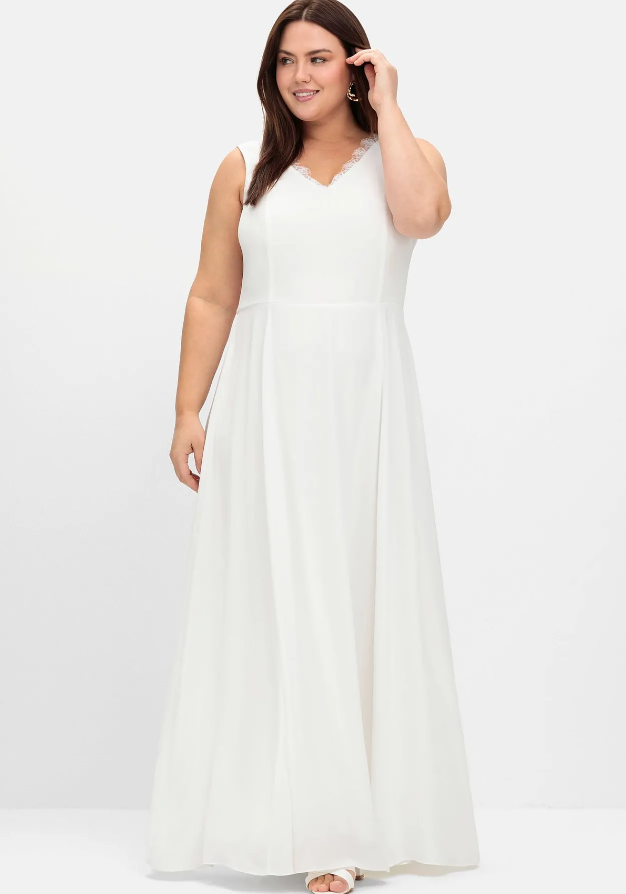 Hochzeitskleid mit floraler Spitze und Chiffon<sheego Best