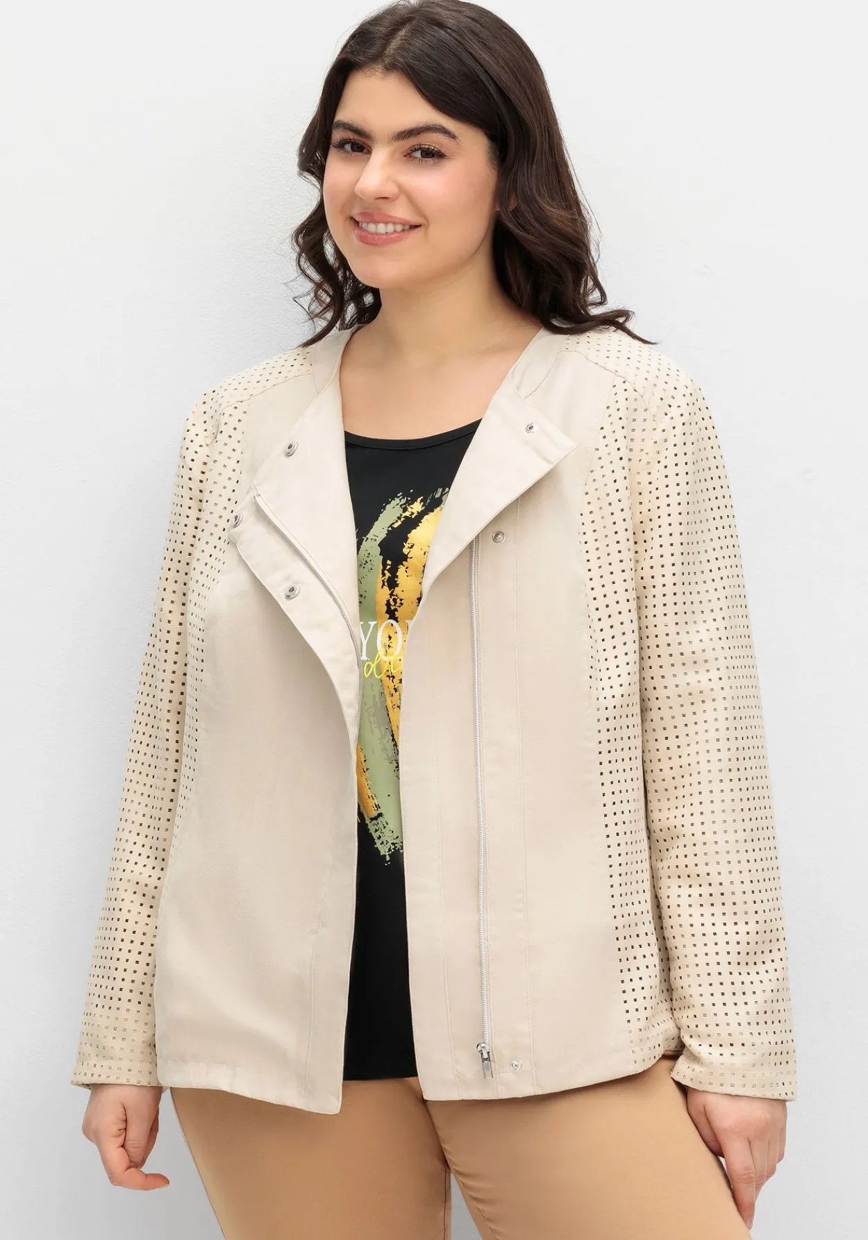 Jacke mit Lasercut-Muster, aus Veloursleder-Imitat<sheego Outlet