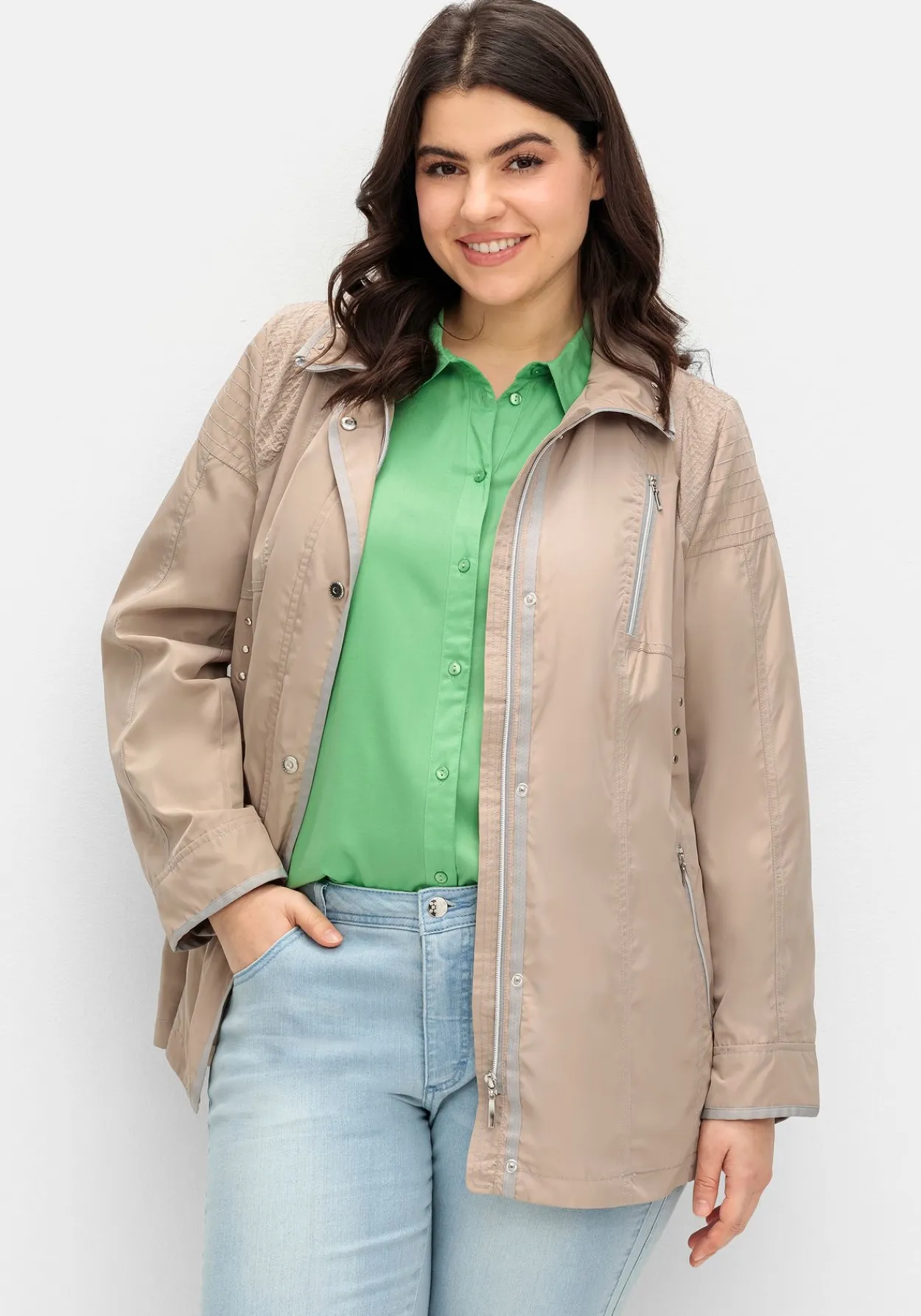 Jacke mit silberfarbenen Kontrastdetails<sheego Discount