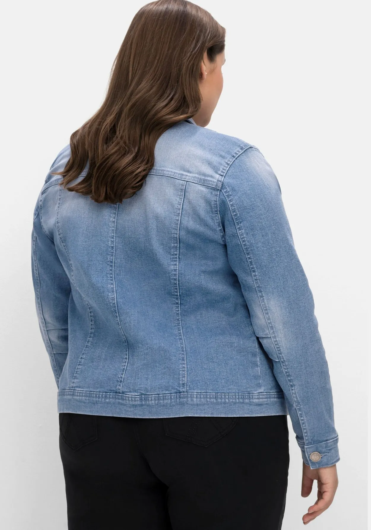 Jeansjacke in leicht taillierter und verkürzter Form<sheego Best