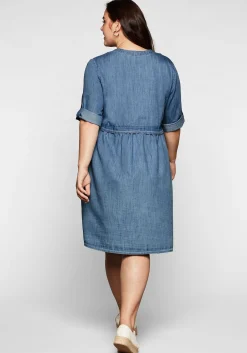 Jeanskleid mit Knopfleiste und hoher Taille<sheego Online