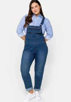 Jeans-Latzhose mit Brusttasche und seitlichem Einsatz<sheego Online