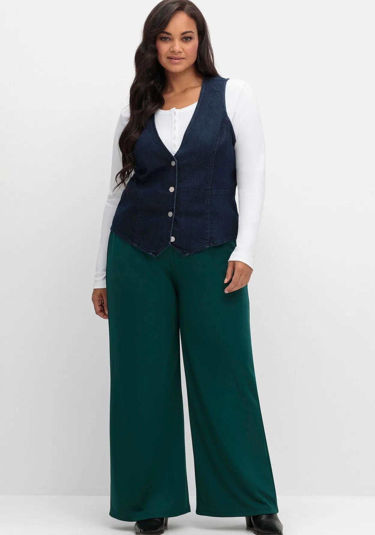 Jeansweste in kurzer, taillierter Form<sheego Discount