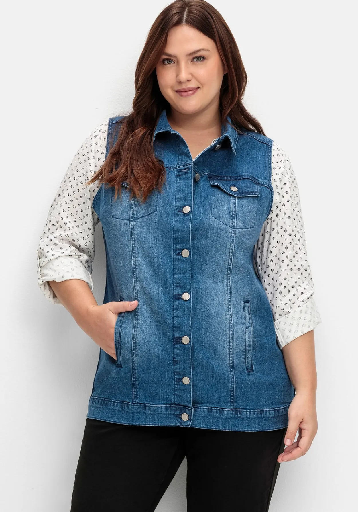 Jeansweste in leicht taillierter Form<sheego New