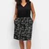 Jerseykleid in Wickeloptik, mit V-Cut hinten<sheego Hot