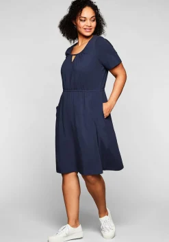 Jerseykleid mit Cut-out am Ausschnitt<sheego Sale