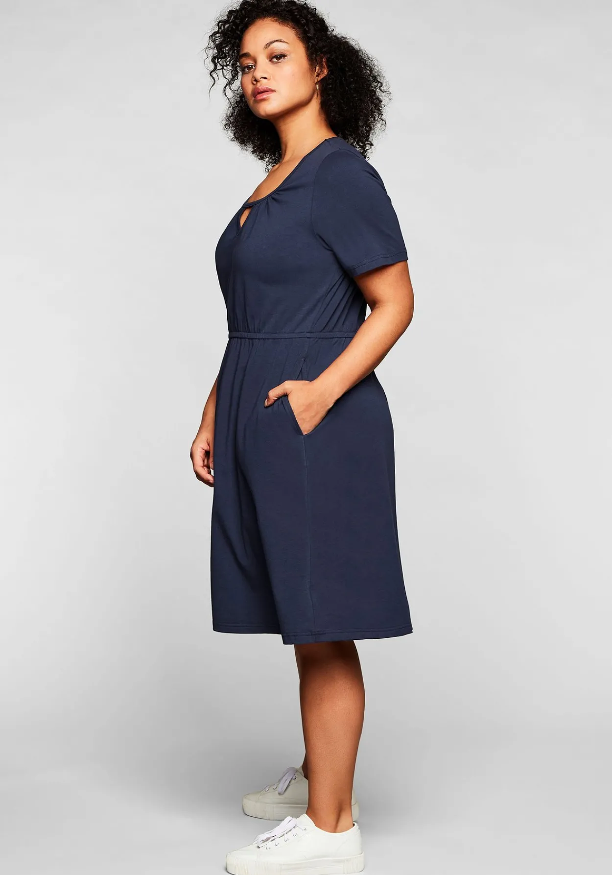 Jerseykleid mit Cut-out am Ausschnitt<sheego Sale